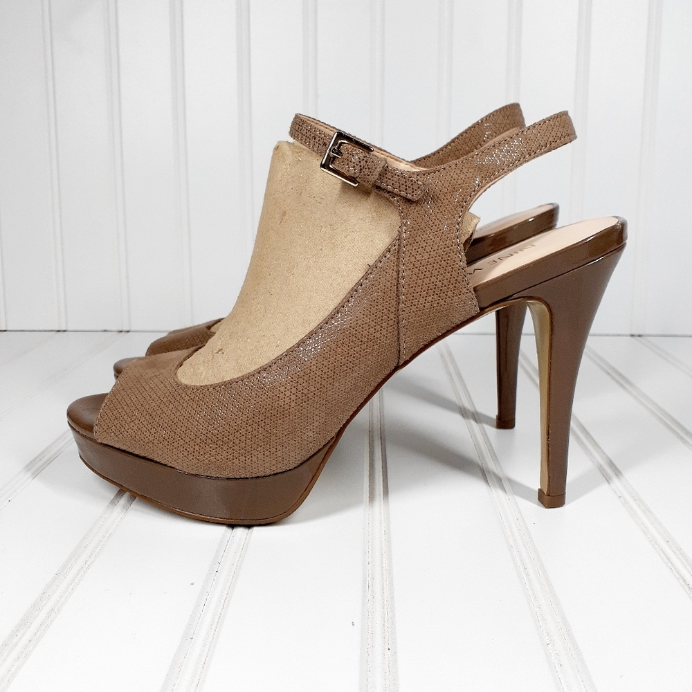 Nine West Womens Clementina Brown Slip On Peep Toe Ankle Strap 4.5 Heel D21